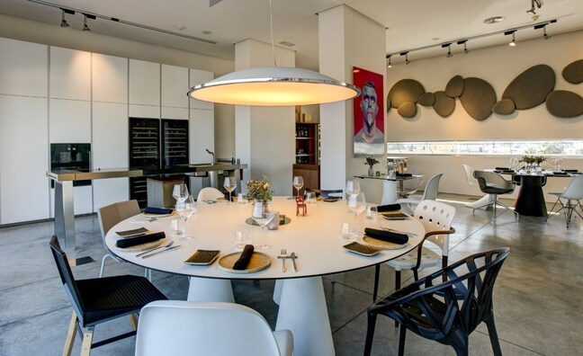 Cocina y sala compartían un mismo espacio en el restaurante de Bruno Ruiz./Aticcook